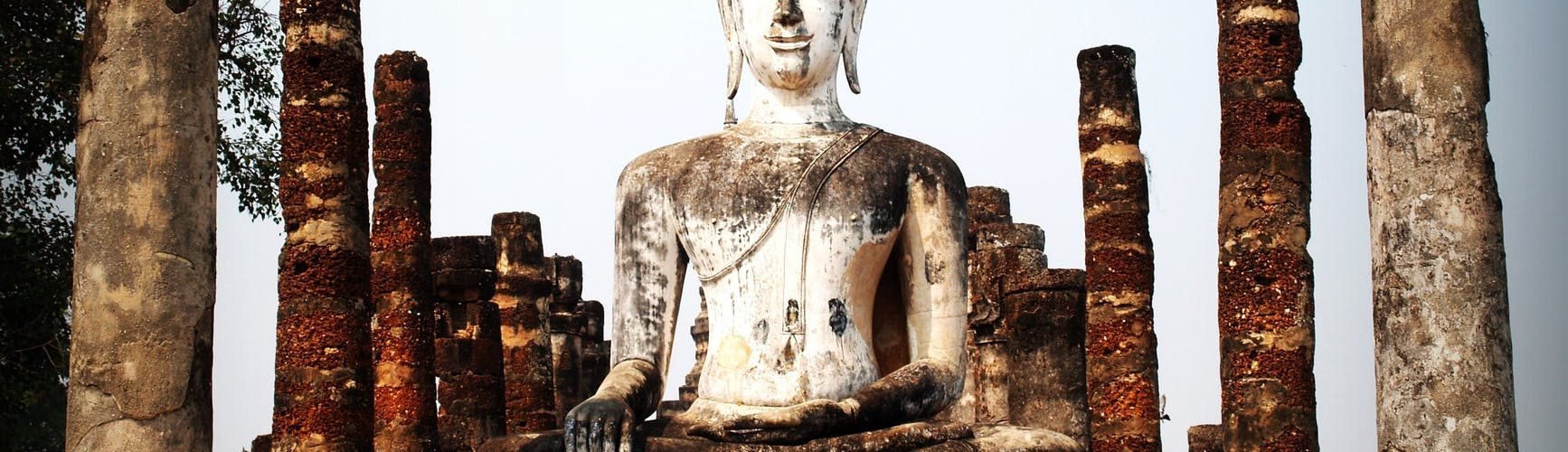 gautama buddha statue