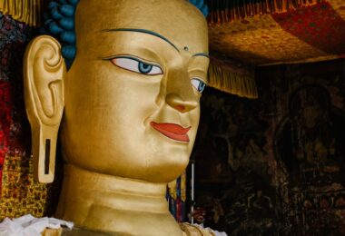 a statue of buddha