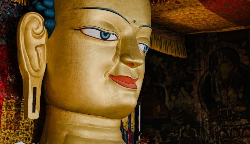 a statue of buddha